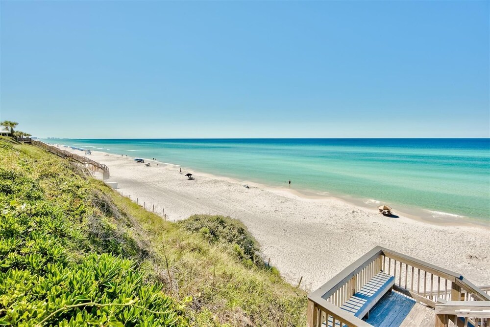 Beachfront Townhome in Seacrest + Free Tickets: Bikes, Dolphin Cruise & More!
