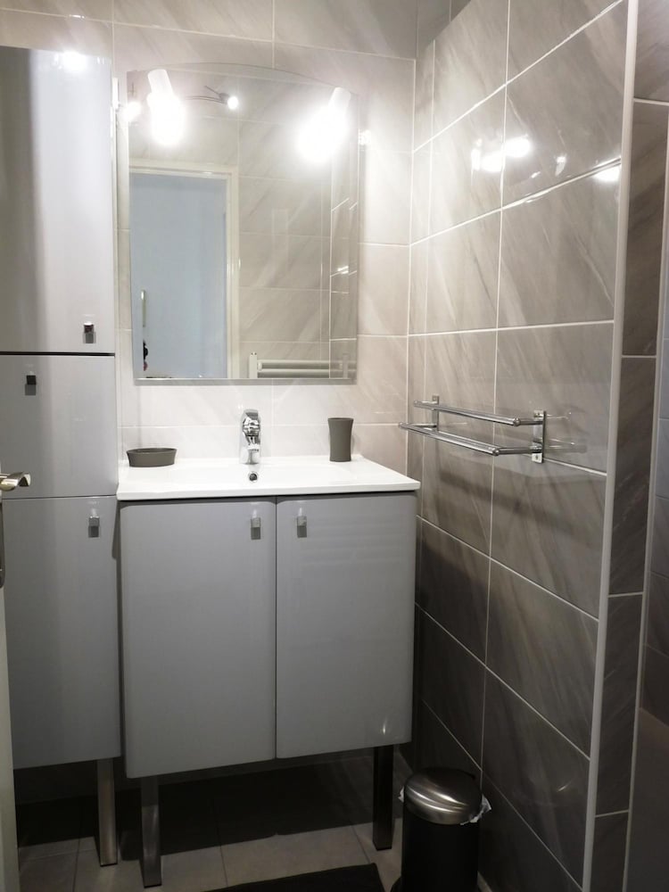 Spacious Studio in the Center of Cannes Nice Terrace Easy Walk to the Croisette and Palais - 1923