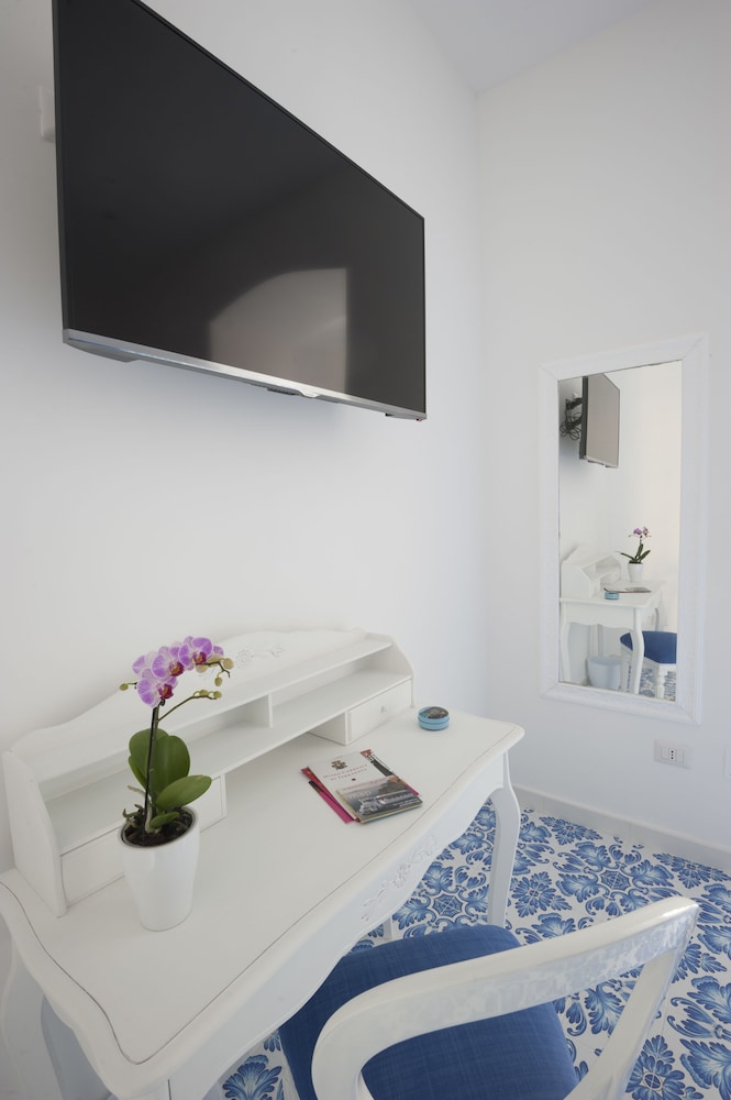 Surriento Suites