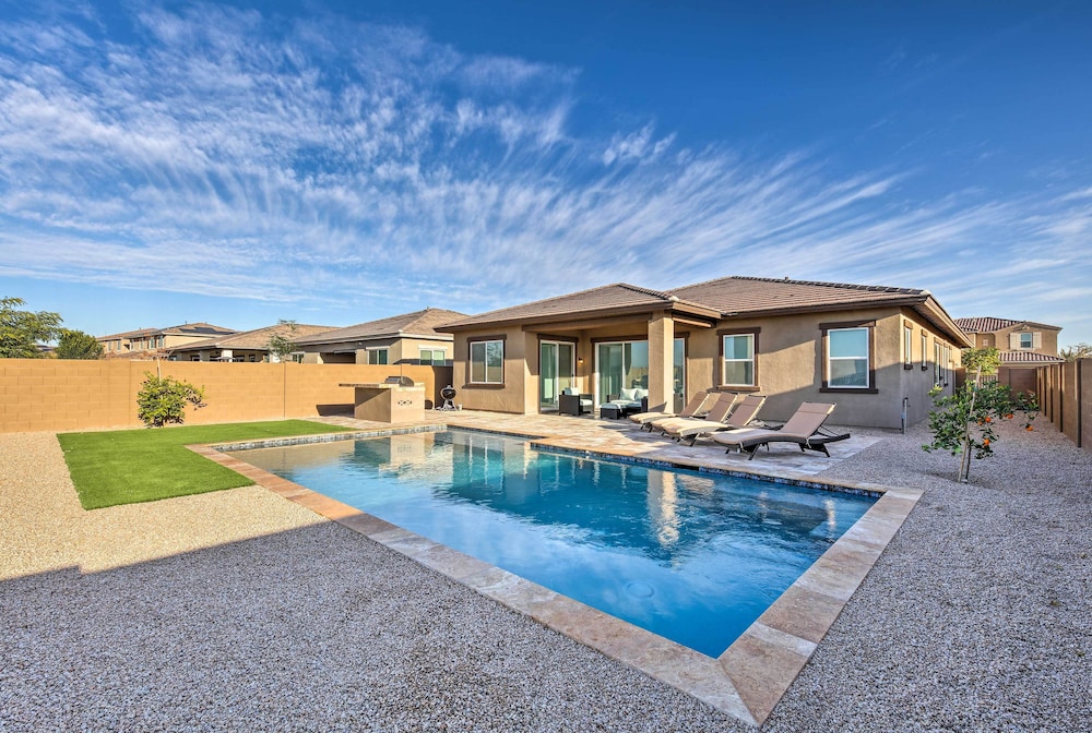 Gorgeous Litchfield Oasis ~ 6 Mi to Luke AFB