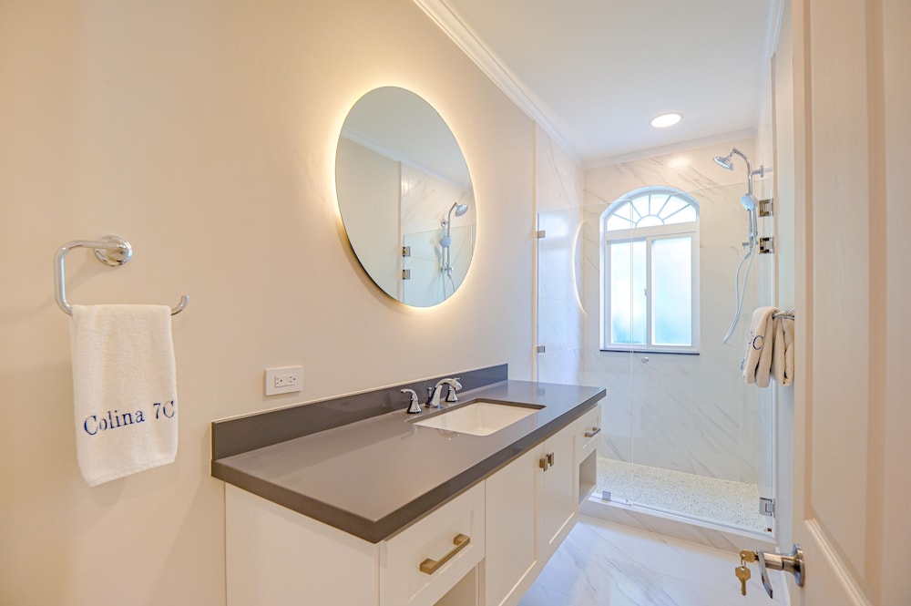 CR Luxury Los Sueños Condos