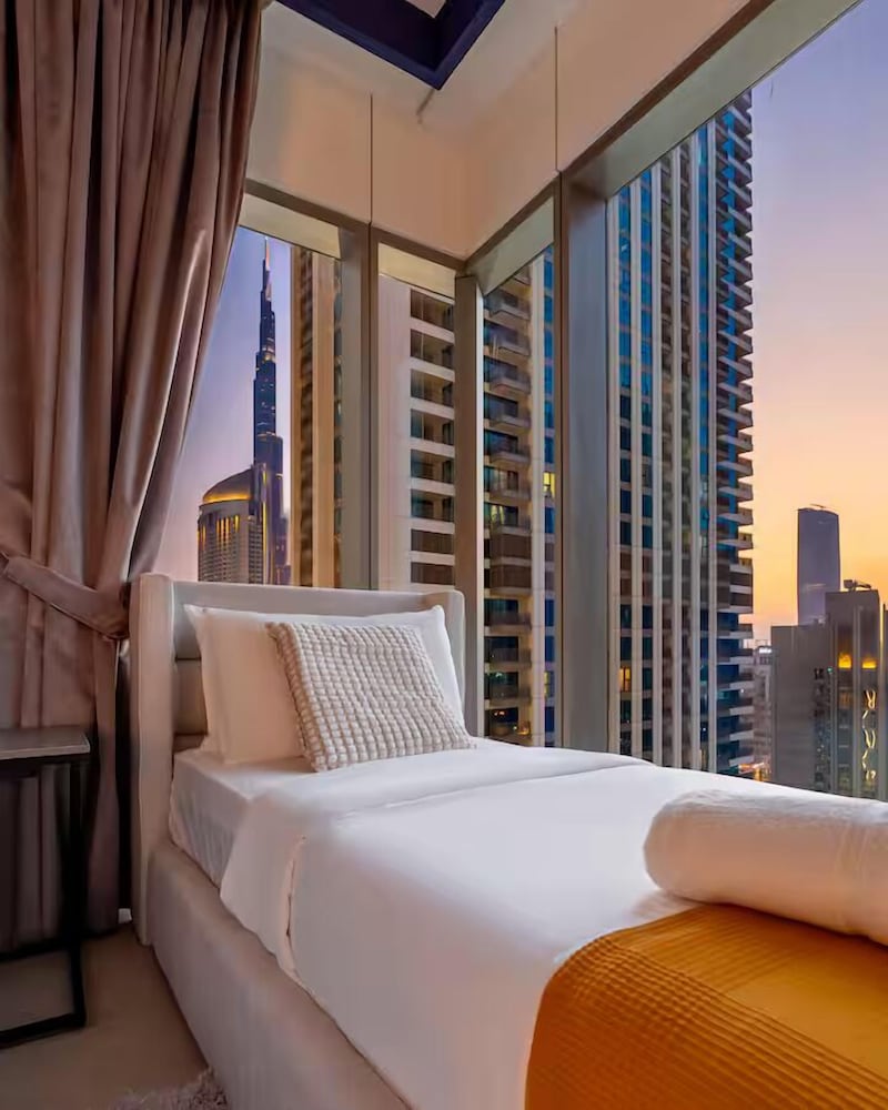 Rove Haven Crown 4BR Burj Dubai Mall