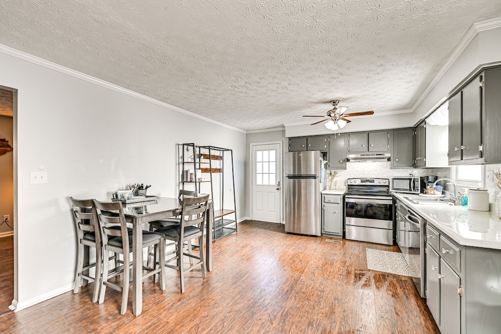 Pet-friendly Lawrenceburg Home Near Distilleries! view 3