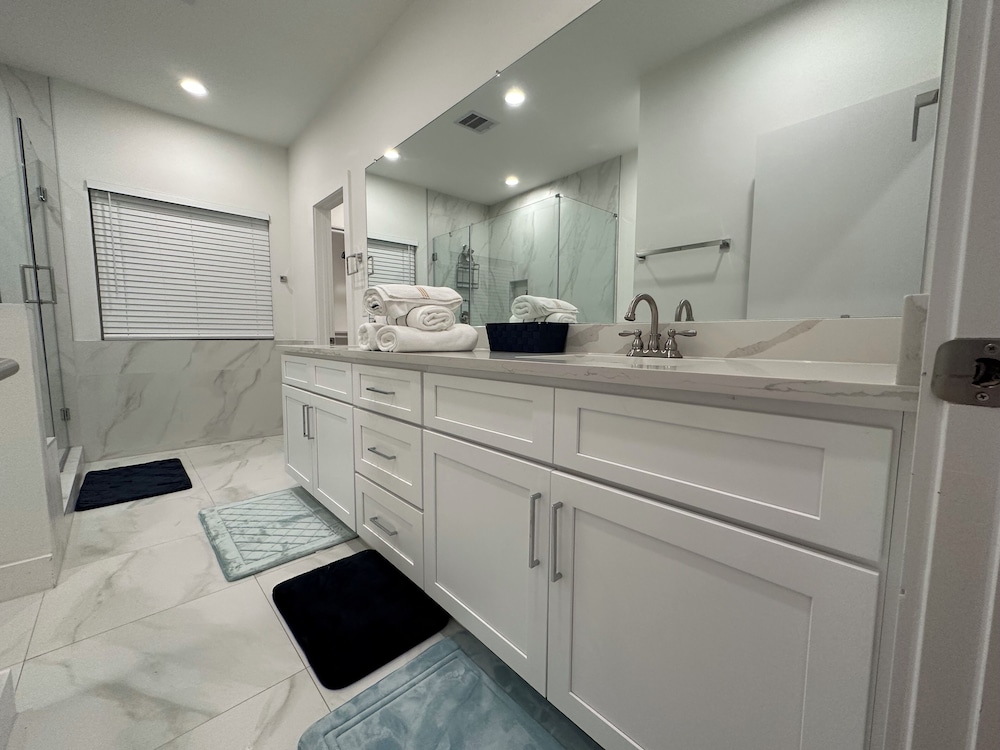 Luxury 3BR for Families Nurses and Group