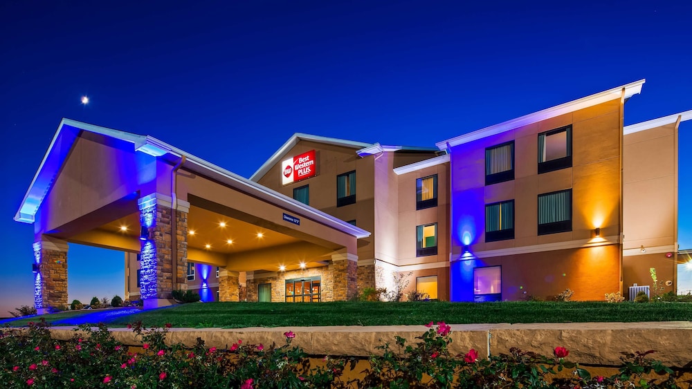 Best Western Plus Hiawatha Hotel