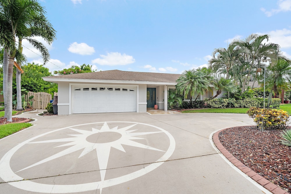 Gulf Tide Getaway 2 Bedroom Home