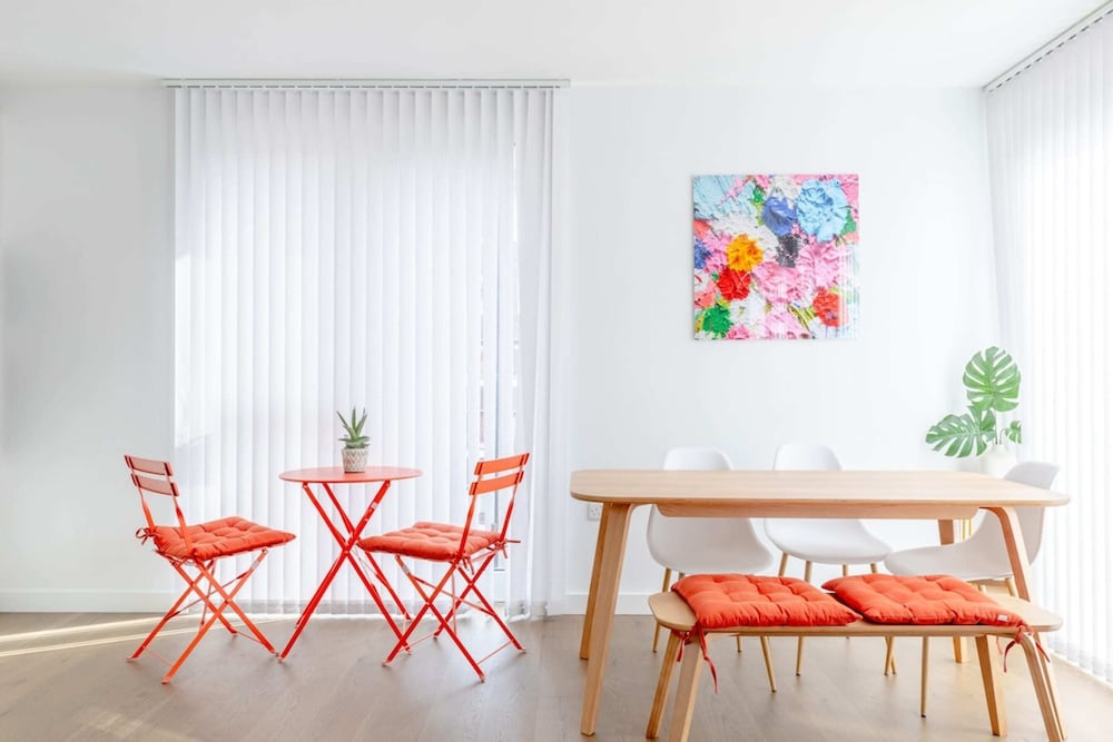 Stylish 2BD Oasis W/balcony South East London!