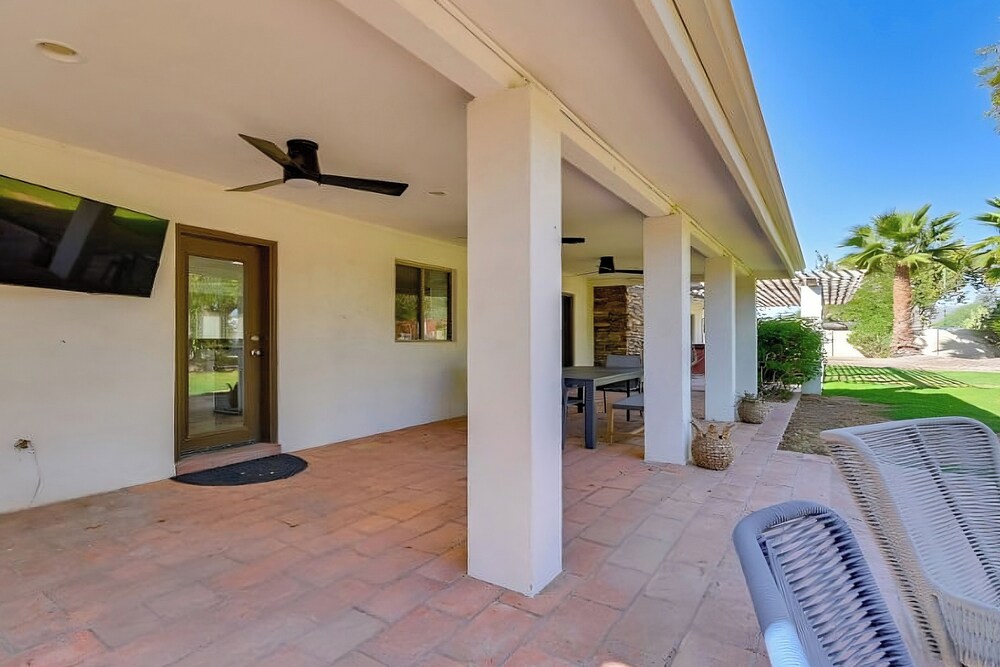 Private Paradise Valley Oasis: Hot Tub, Large Yard