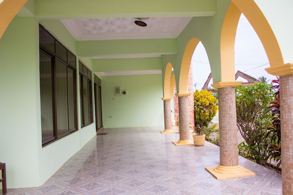Jayliz Lodge Tema, photo 30