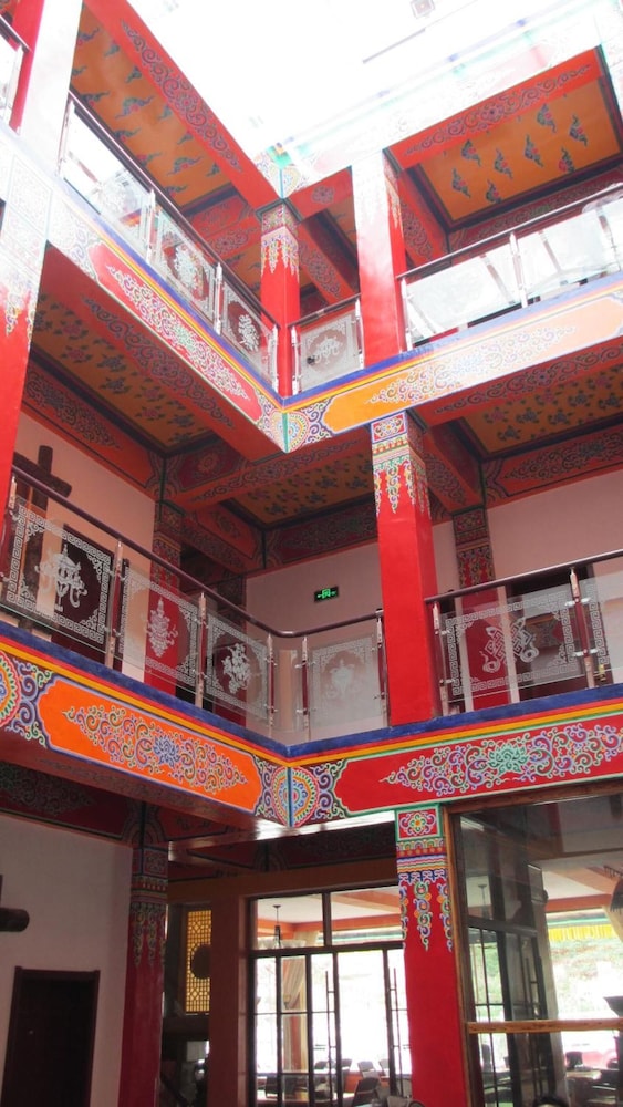 Nirvana Hotel - Hostel