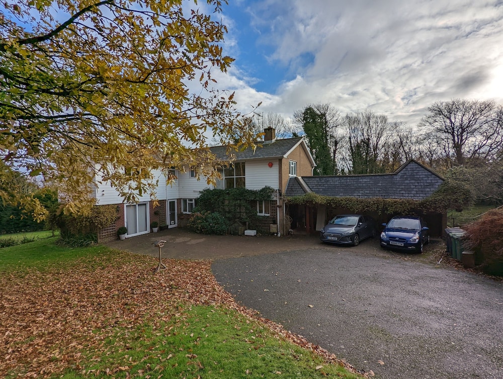 SUMMERFIELDS HOUSE