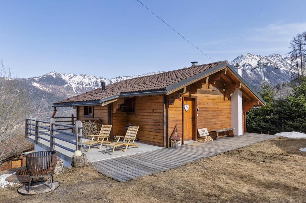 Chalet Capricorne -impeccable Ski in out Chalet With Sauna and Views