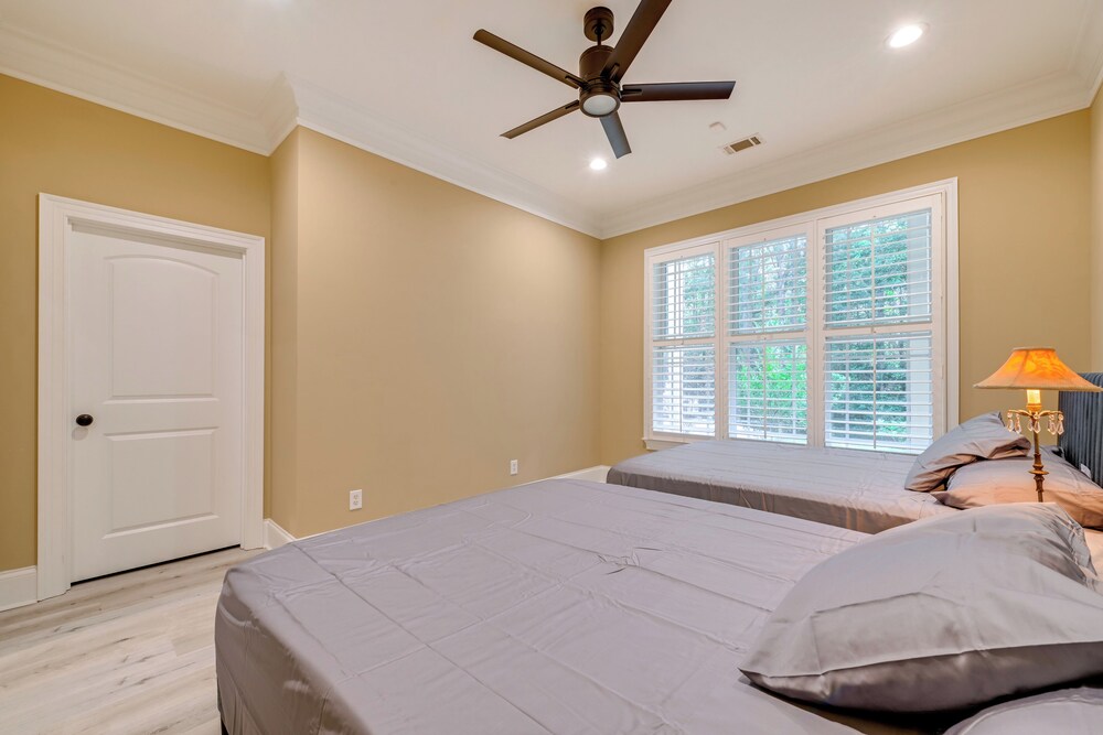 Hike & Explore! Luxe Retreat Near Lake Norman