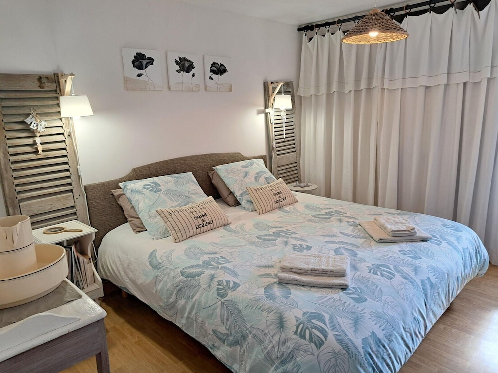 Holiday Home, Plounevez-lochrist view 4