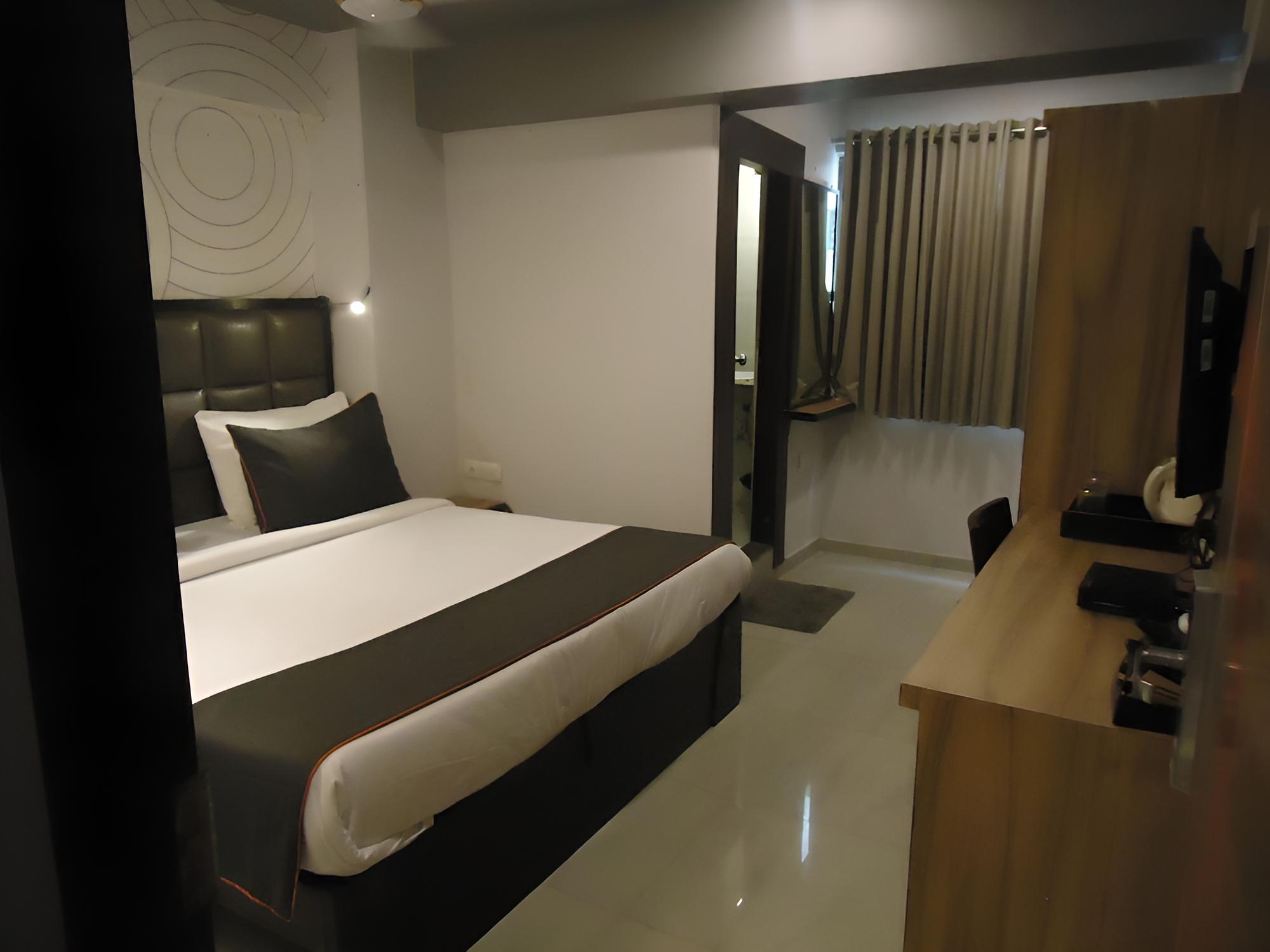 Maan Residency Hotel