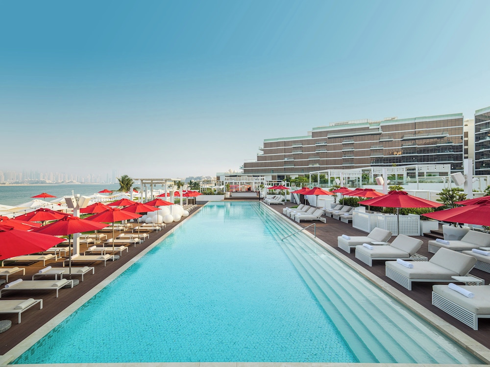 Th8 Palm Dubai Beach Resort, Vignette Collection by IHG