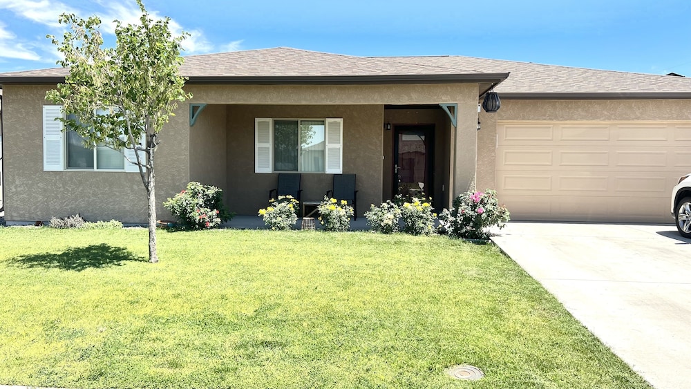 Canyon View Oasis 3 Bedroom Home