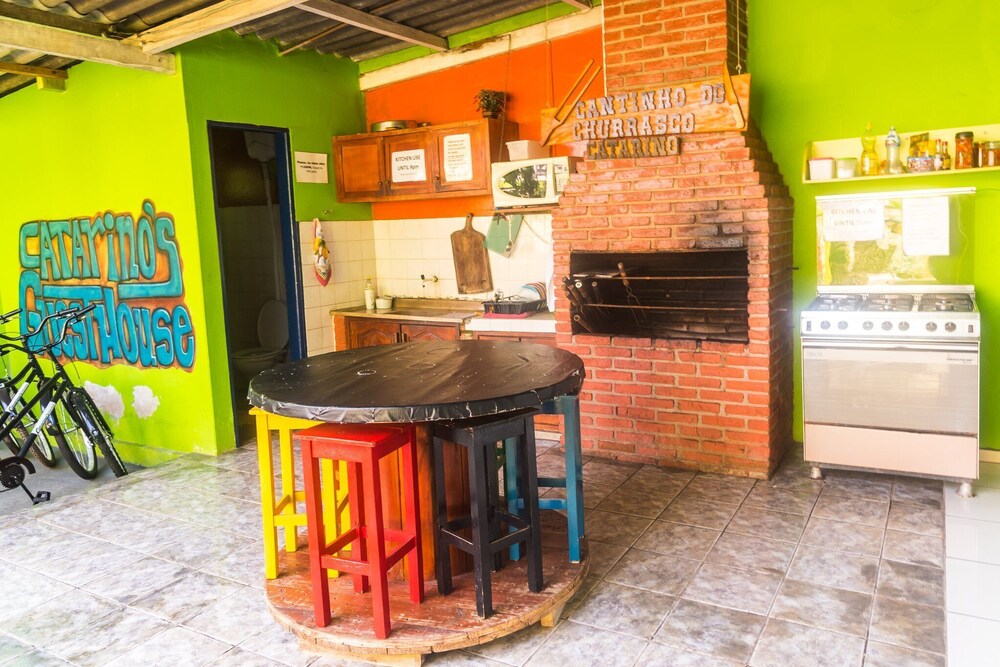Catarino's Guest House Hospedaria - Hostel