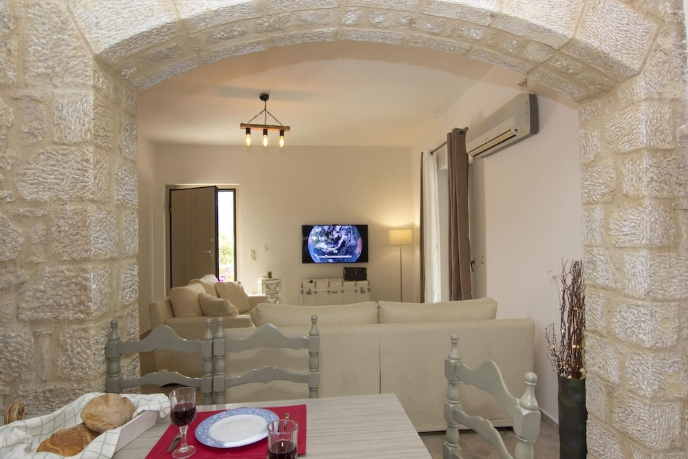 Selinitsa Stone Home - Mani s Private Pool Retreat view 4