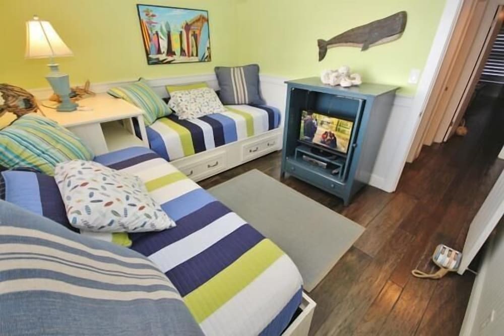 Sea Coast Gardens II 2 Bedroom Condo by Great Ocean Condos