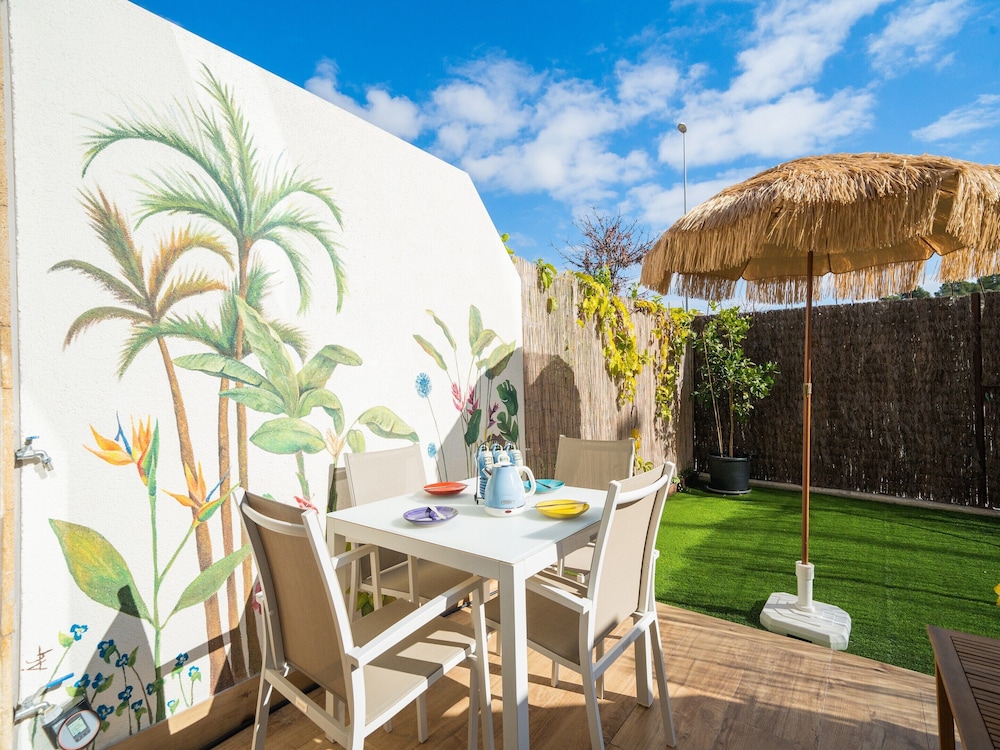 Villajoyosa Home With Shared Pool