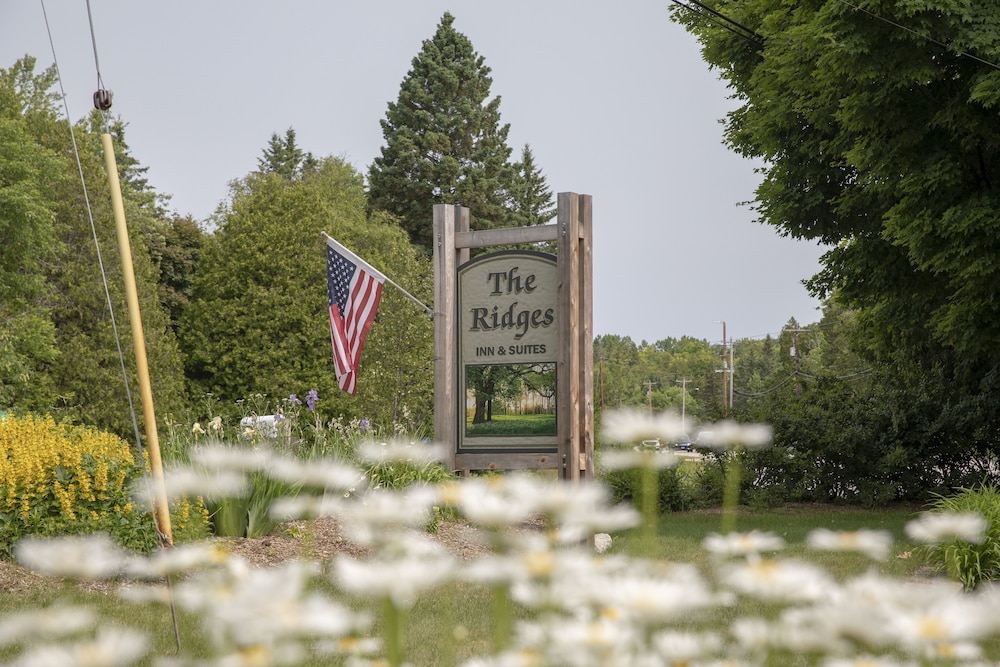 Ridges Inn & Suites