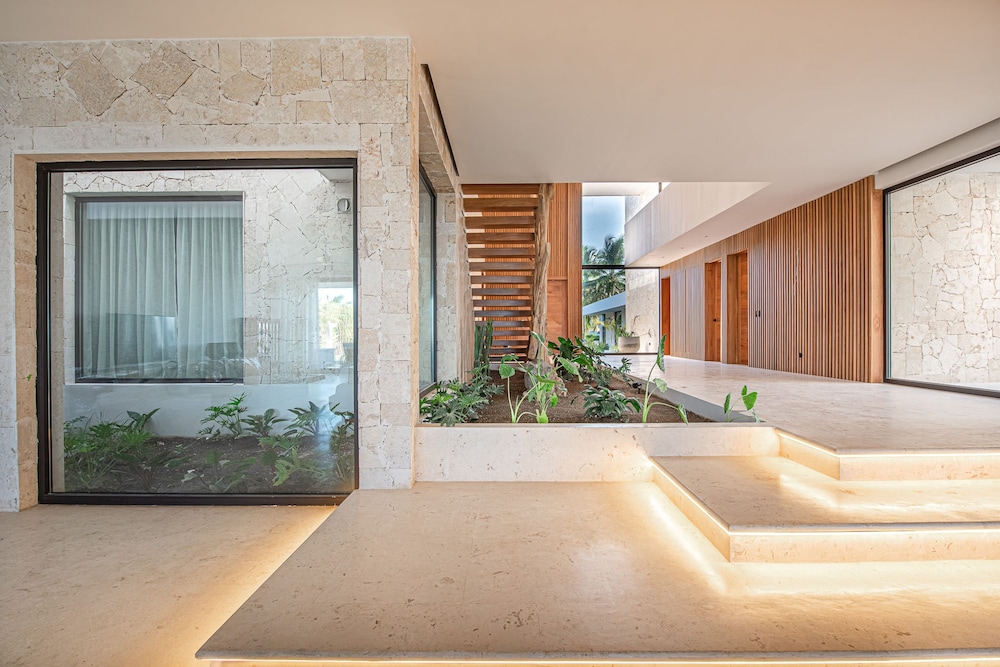 Luxury 9BR Beachfront Stunner With Private Pool view 4