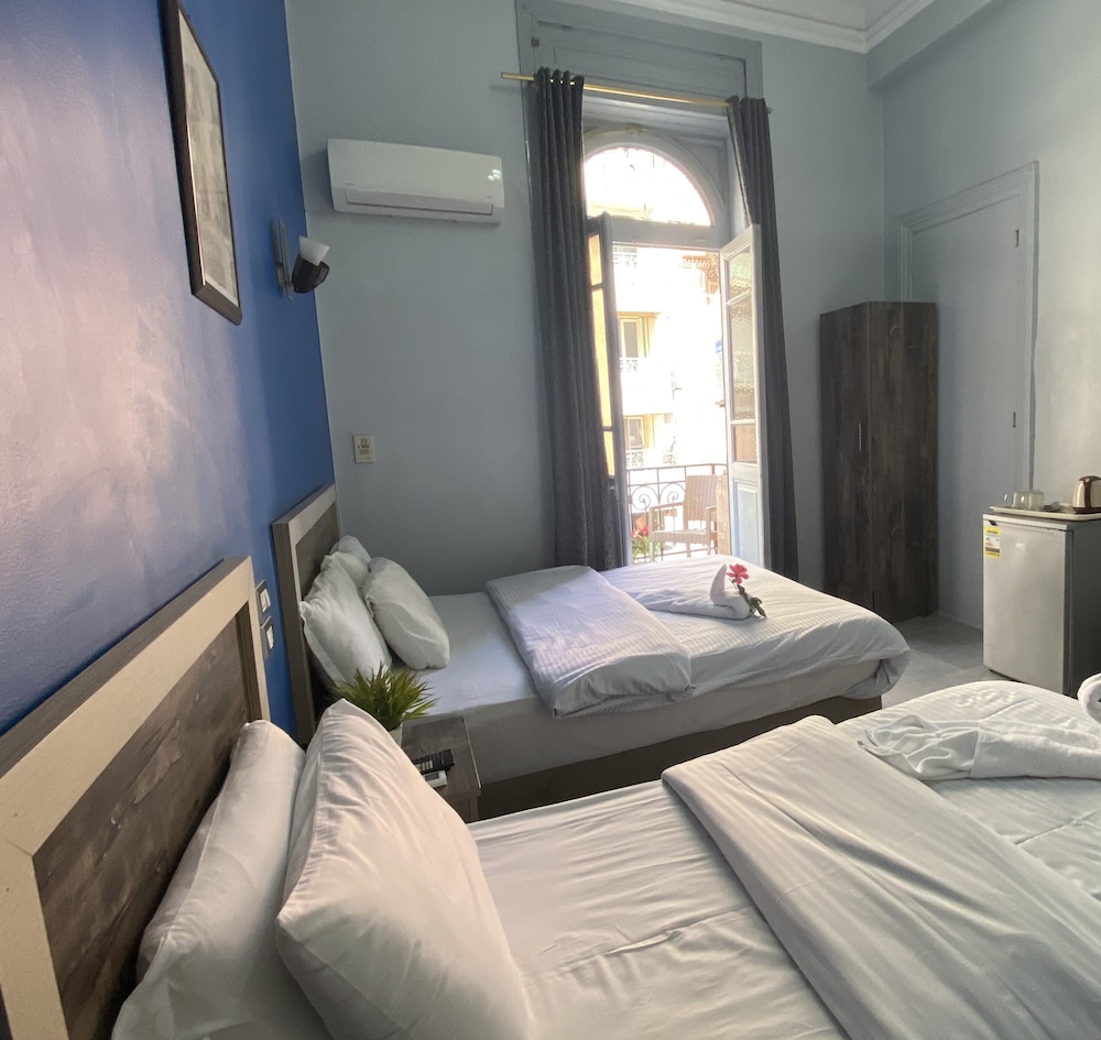 The Australian Hostel