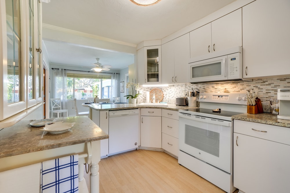 Dreamy Palm Harbor Cottage, Steps to Crystal Beach view 3