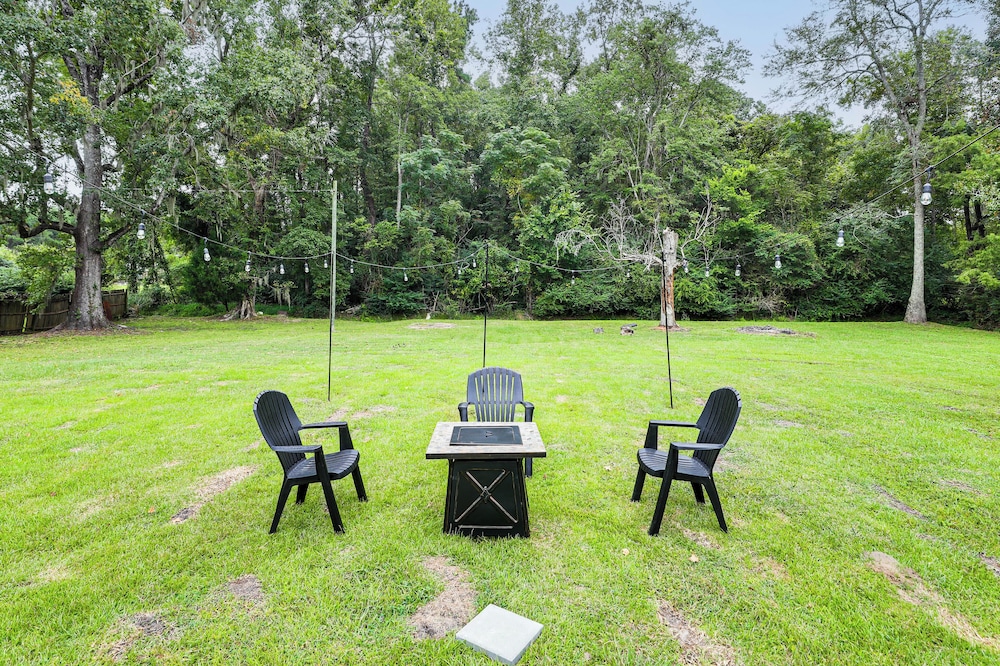 Dog Friendly, Screened Porch: St Stephen Retreat!