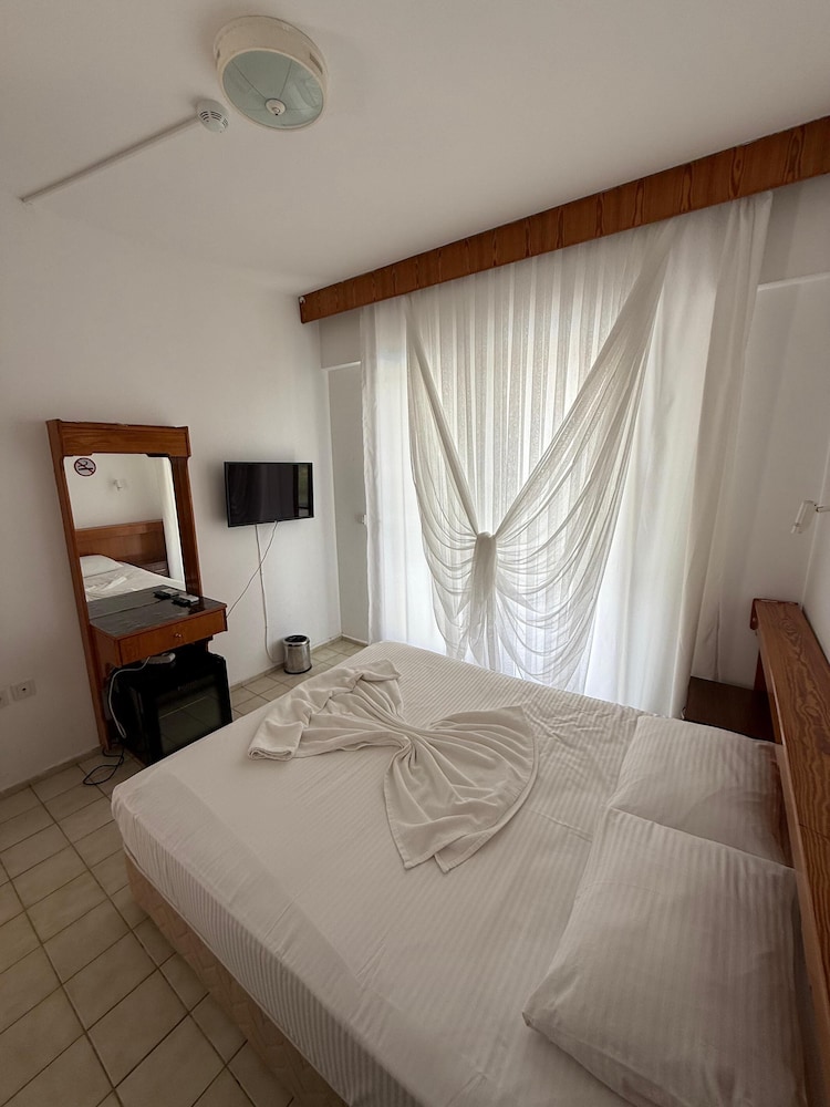 Bova Rooms