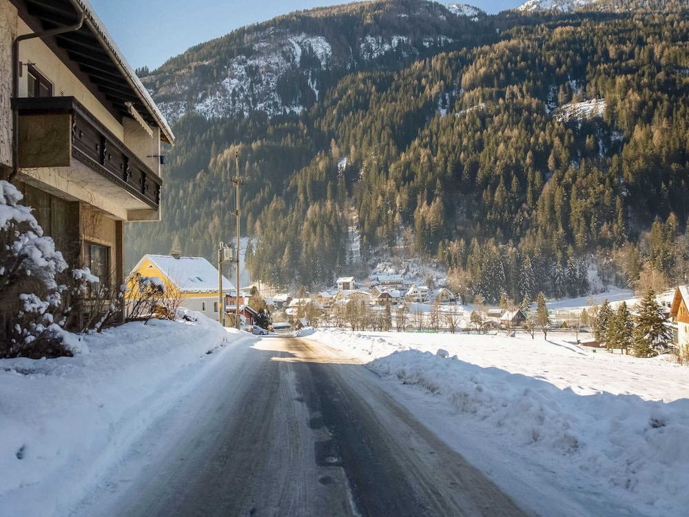 Apartment Feld am See Near Ski Slopes