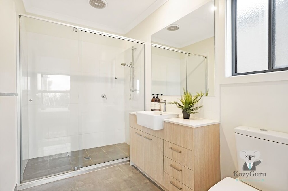 Kozyguru | Greenvale | Charming 7 Bed House
