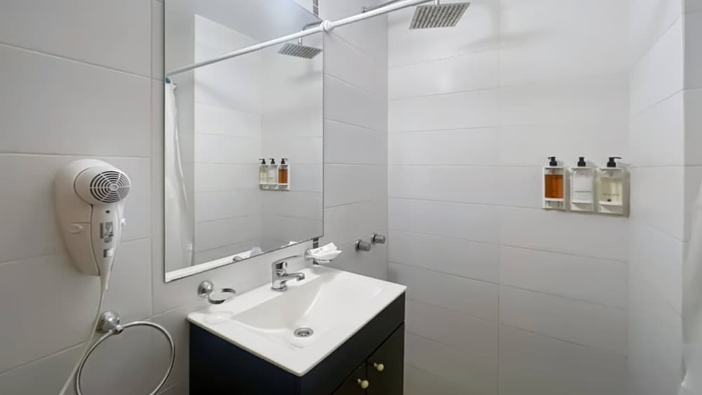 Modern Studio With Amenities in the Heart of the City -U6 - Image 5