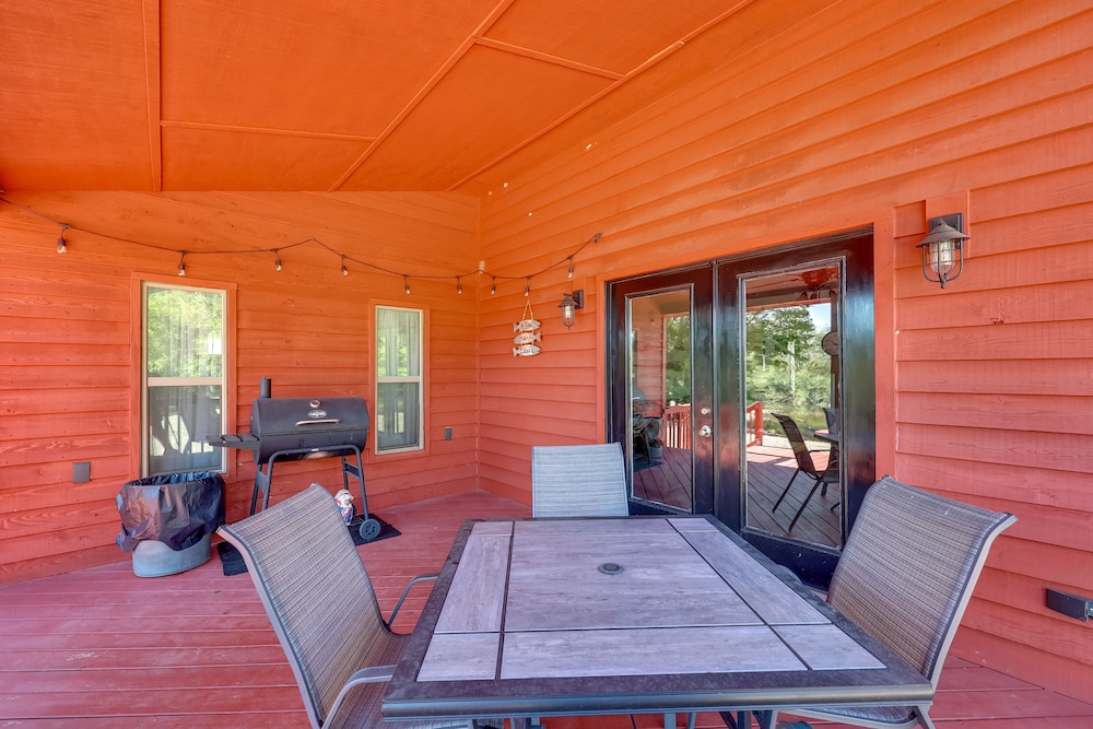 Riverfront Arkansas Abode - Furnished Deck & Grill view 4