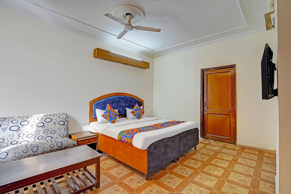 Fabhotel Dream House