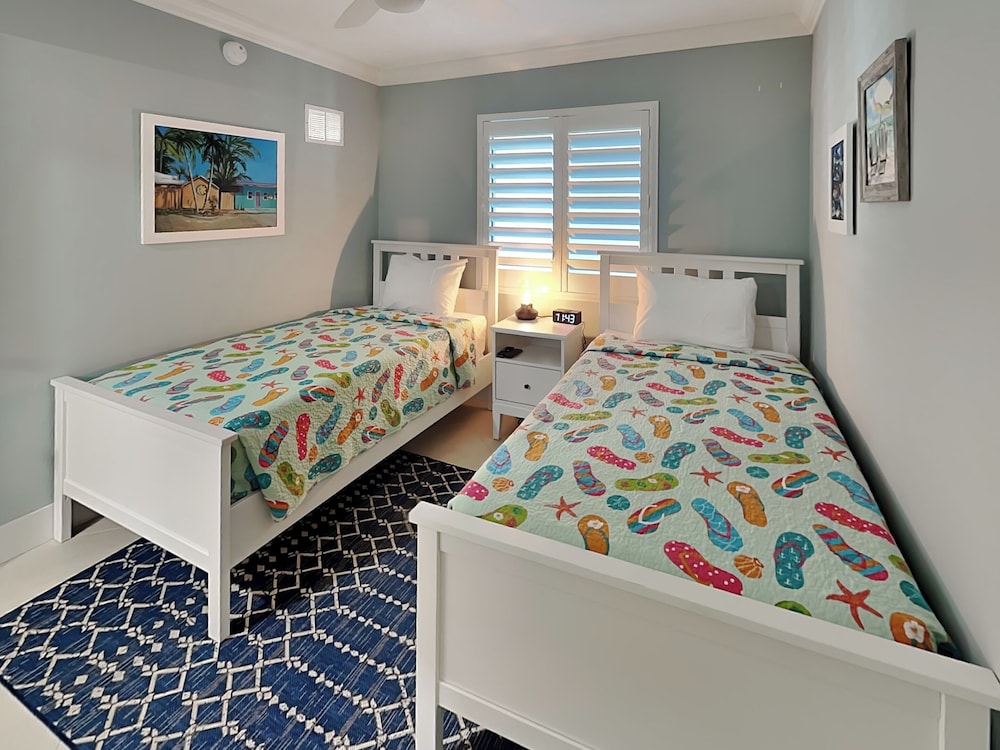 Seaside 2 by Distinctive Beach Rentals