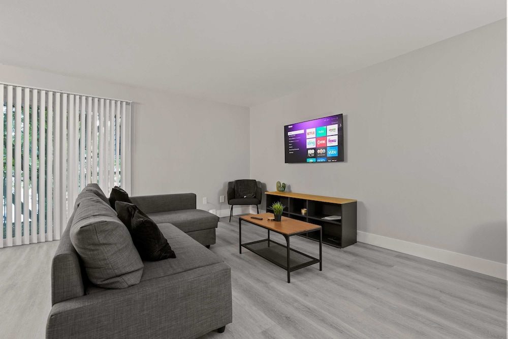 Cozy 2BR 2BA Apartment for the Family