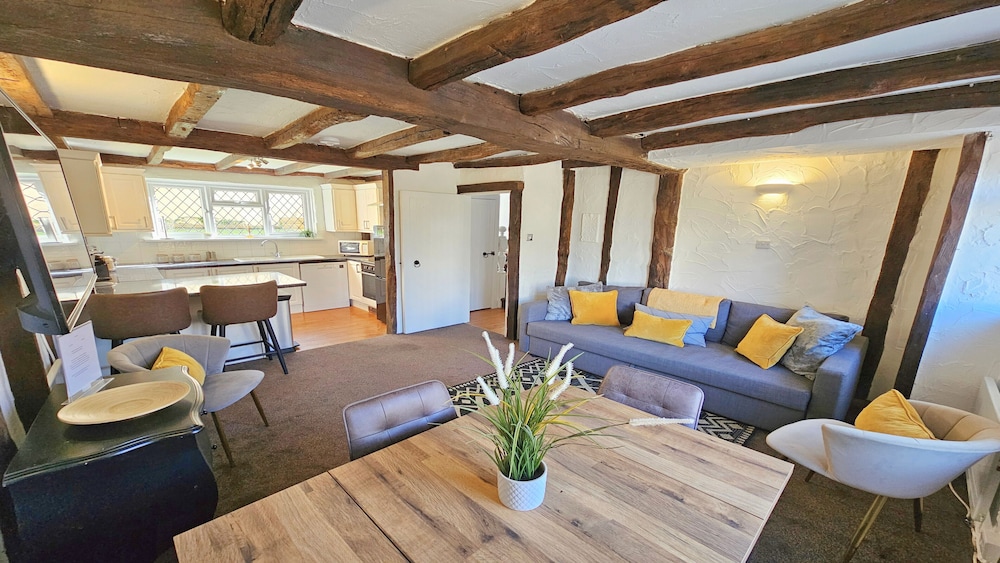 Dove Cott Sleeps 4 Central Location
