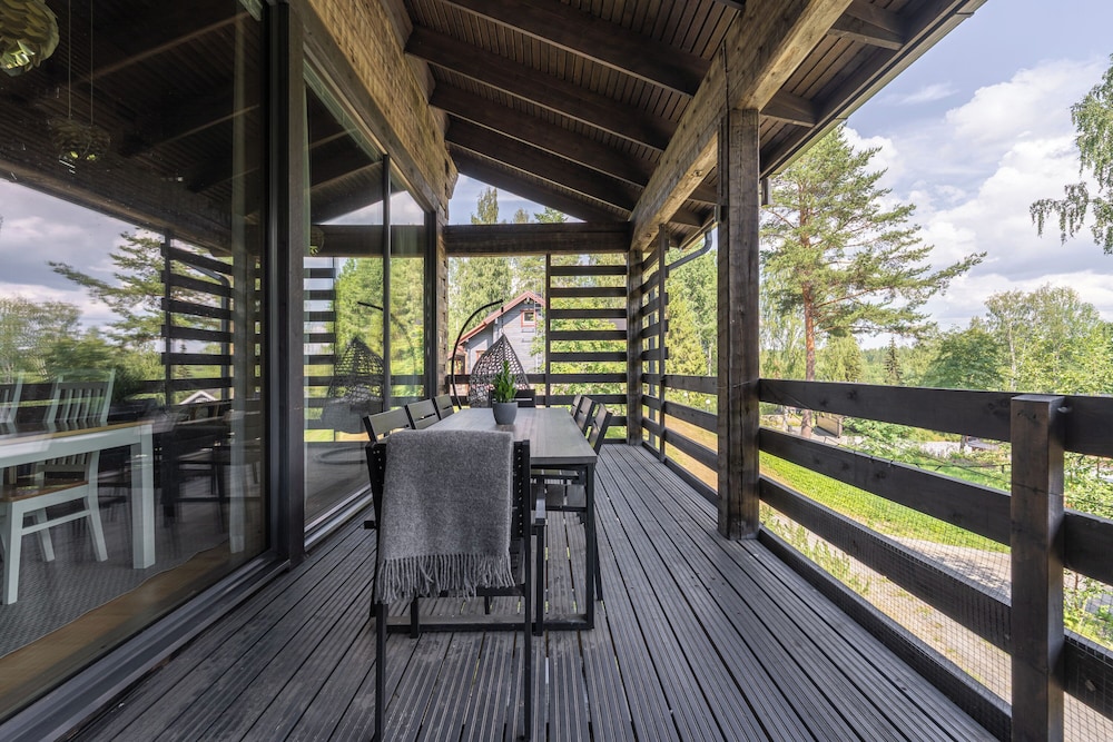 Scenic Lakeside Cabin in Tahko - Hot Tub