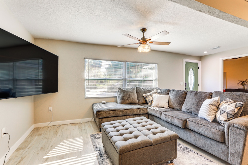 Saltwater Pool & Putting Green: Bradenton Oasis