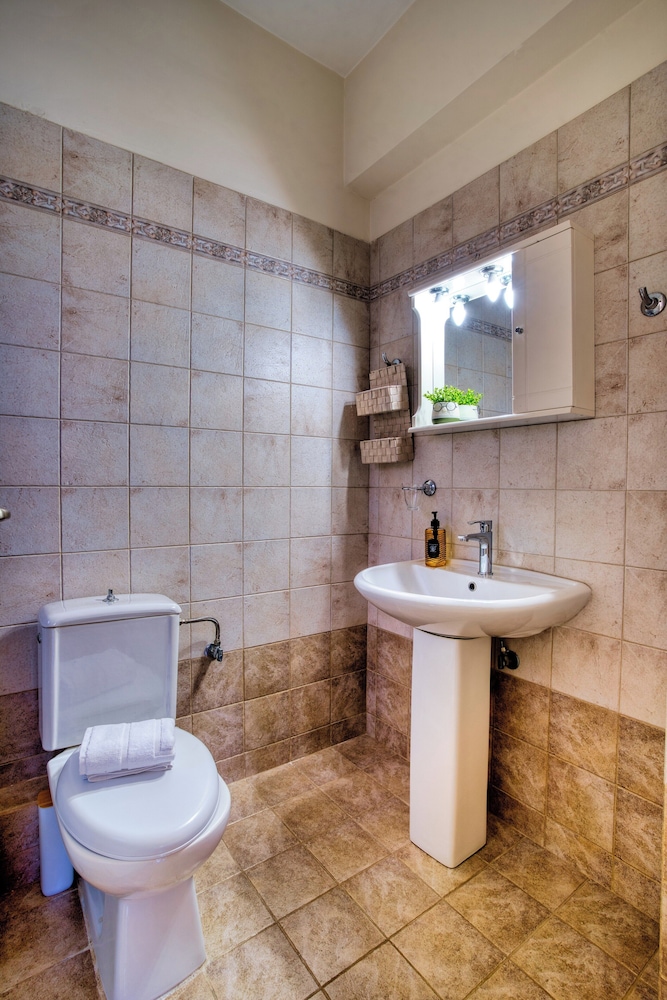 Marilizas Spacious Maisonette