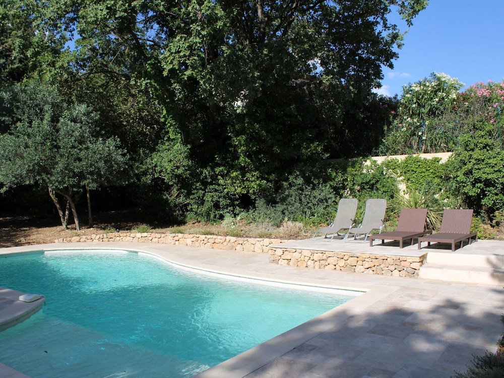Beautiful House With Large Garden