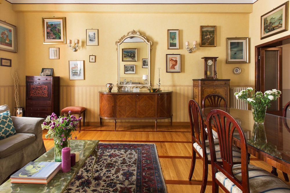 Rome Accommodation - Villa Medici