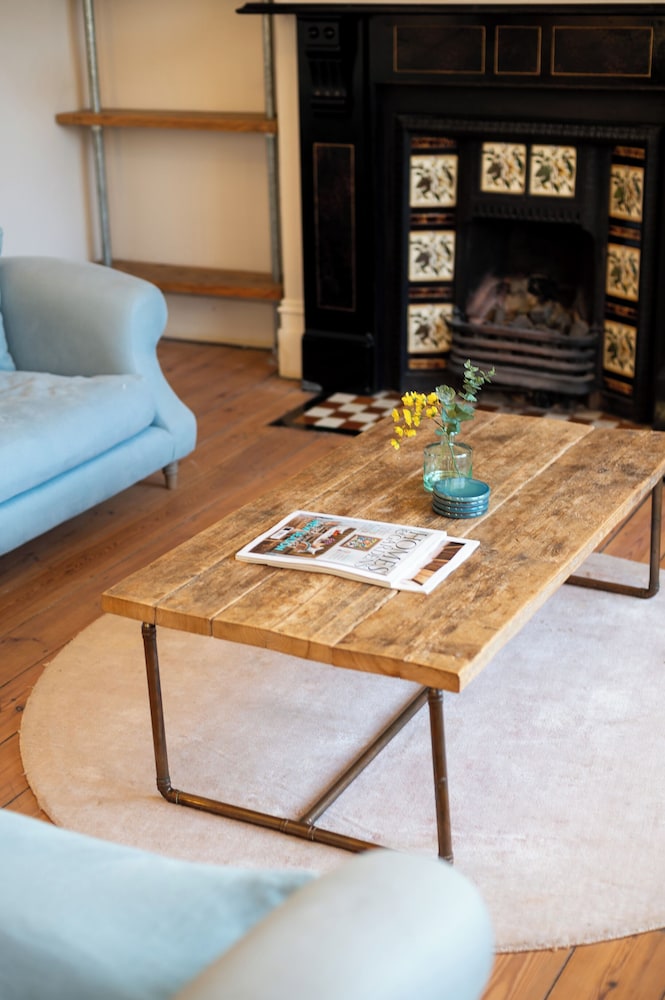 VESTO Three Bedroom Apartment in Clapham