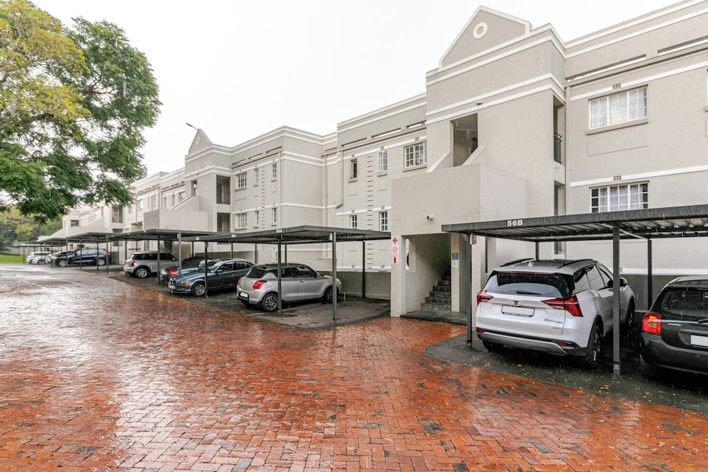 Cosy 2bed in Heart of Sandton
