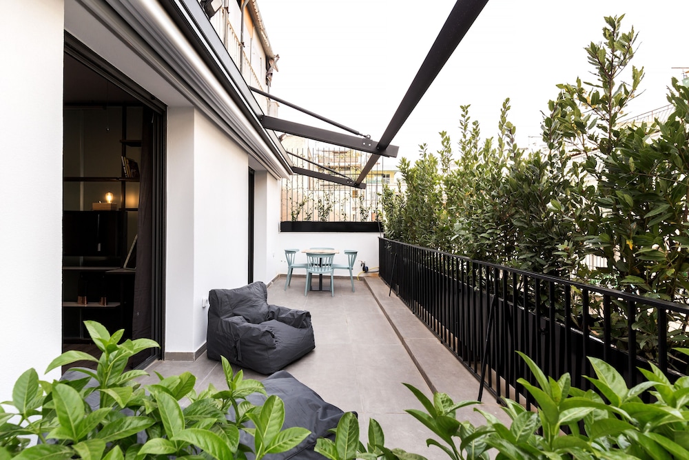 Elysan Urban Stays