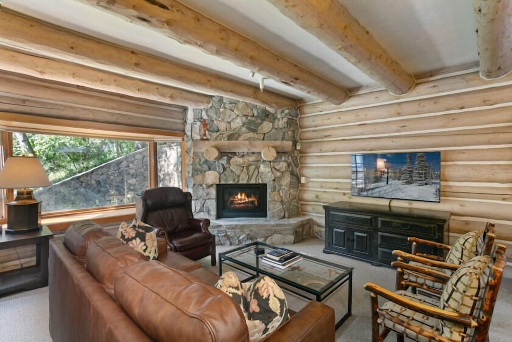 Pine Inn 9 - Two Bedroom with Spa Trail's End Lodge 2 Condo