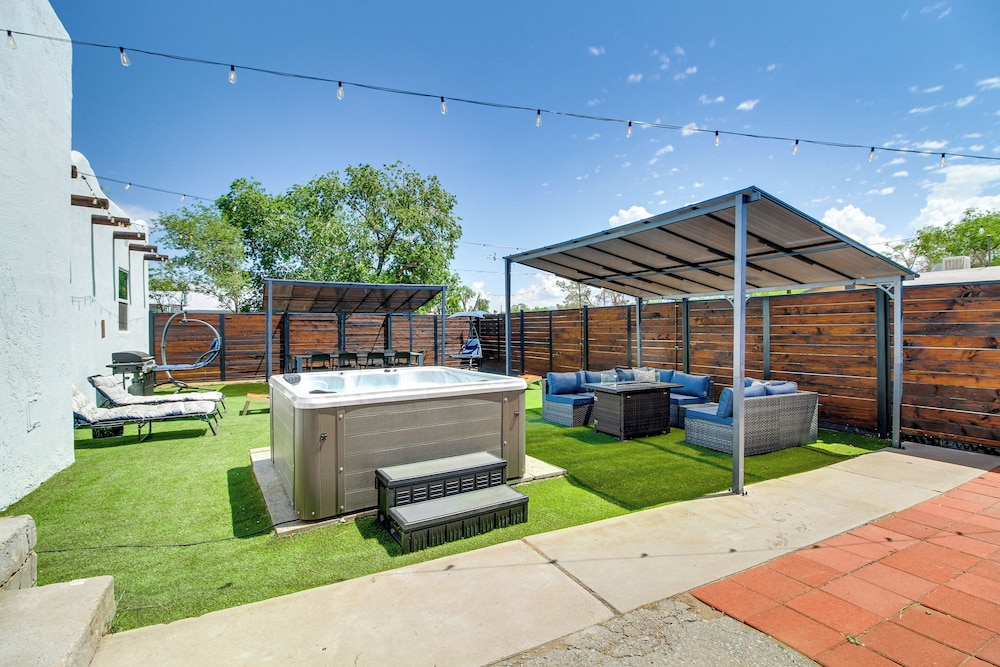 Newly Renovated Albuquerque Retreat w/ Pool Table