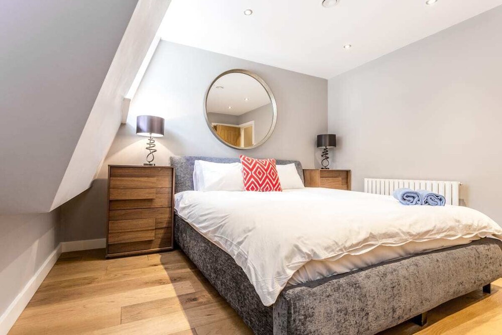The Sweet Mews - Big & Bright 4bdr Mews Home in Ideal Location